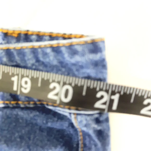 ❤️ Floral Embroidered High Rise Jeans - Picture 4 of 11